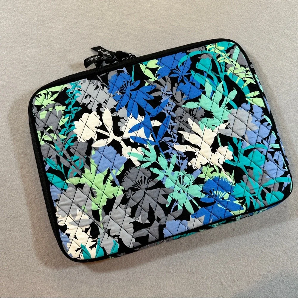 Vera Bradley Retired Camofloral Laptop Sleeve Case Quilted‎ Zip Padded